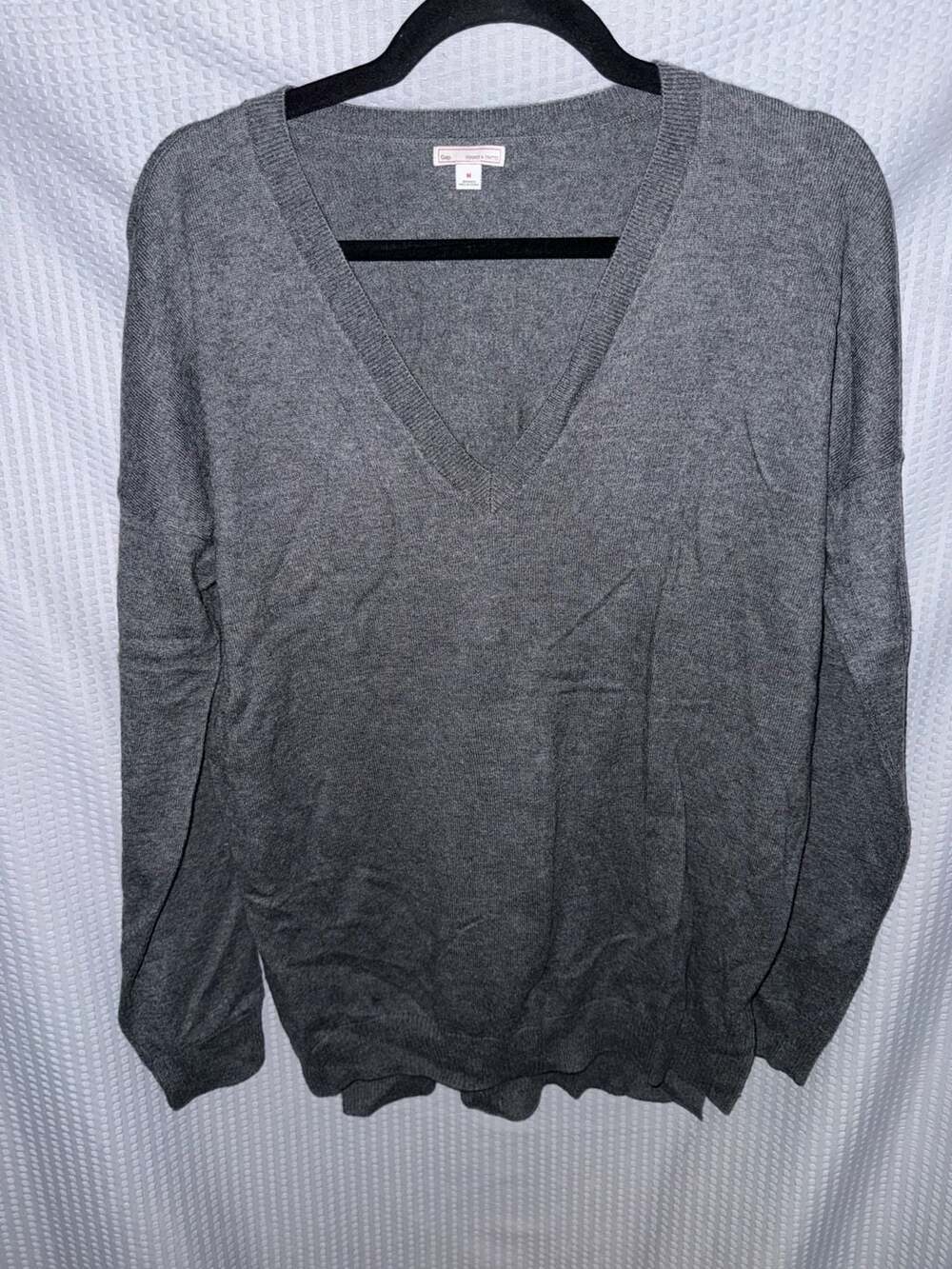 Gap Designed & Crafted V-Neck Sweater Size M Gray Knit Pullover